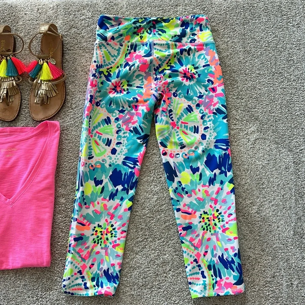 Lilly Pulitzer Luxletic Weekender Cropped Leggings - Picture 5 of 8